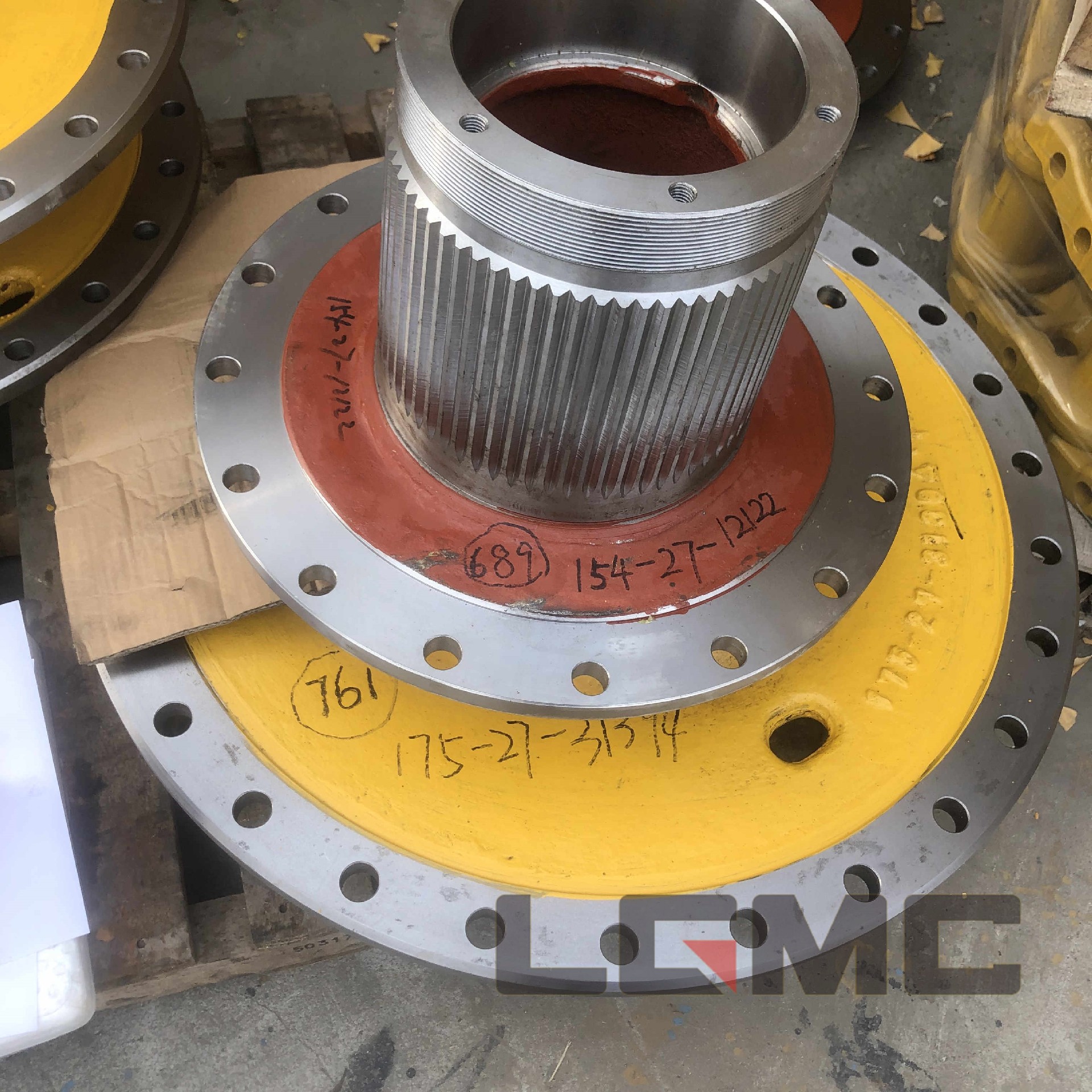 175-27-31394 Sprocket hub