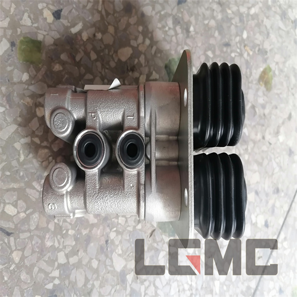 12C4904 Kawasaki 6-hole foot valve