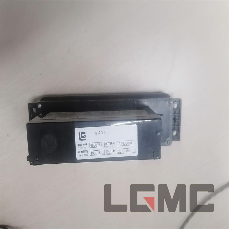 46C0195 Air conditioning panels 913 and 915