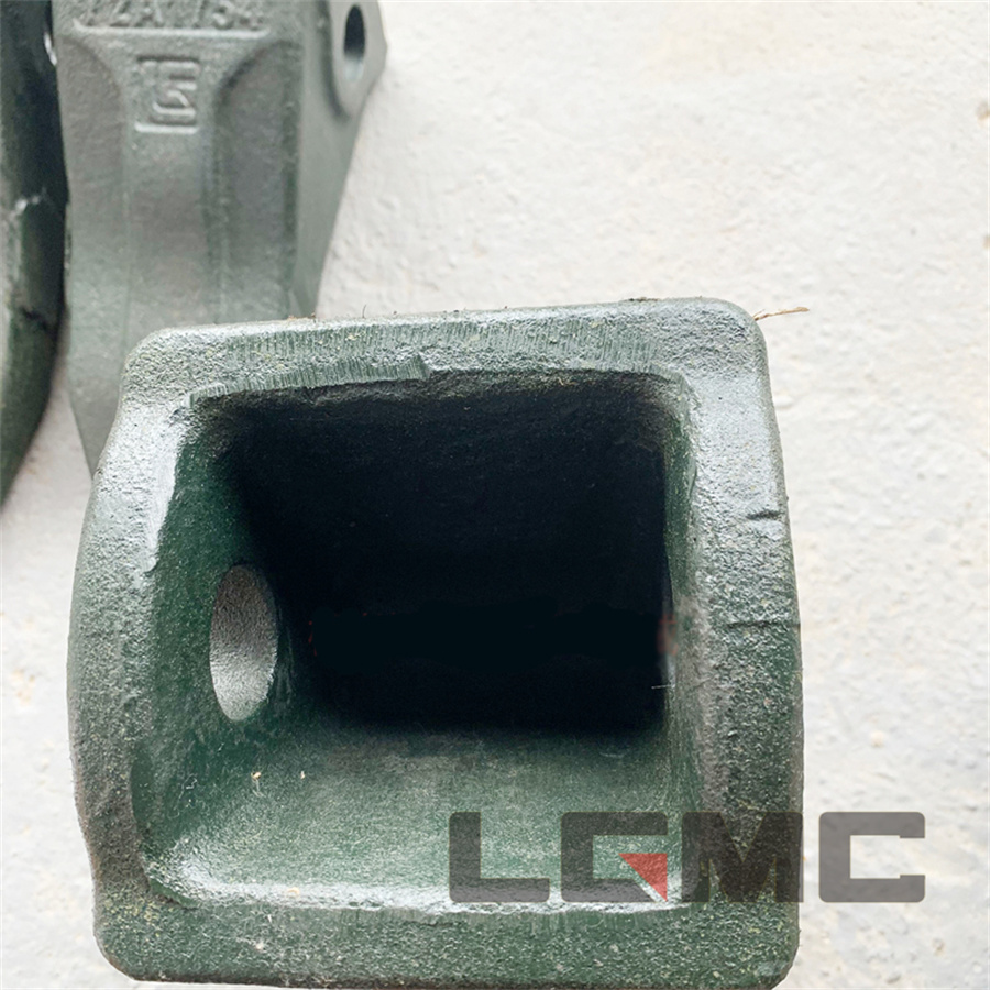 72A1754 Earthmoving bucket teeth