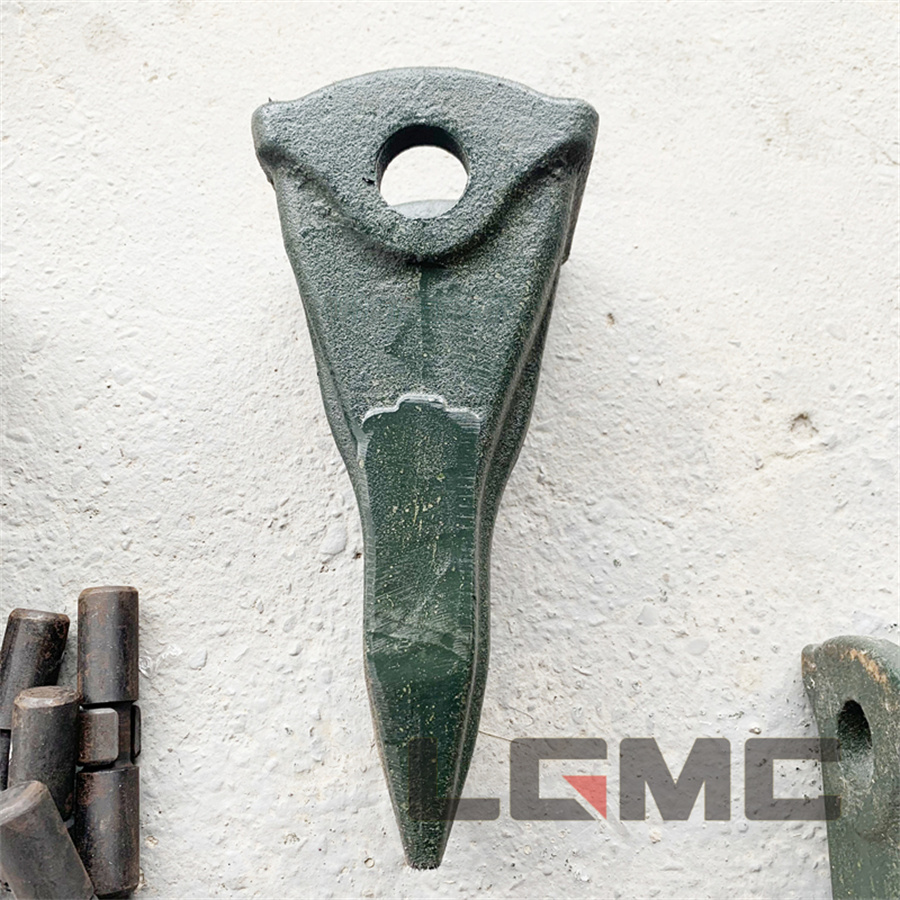 72A1754 Earthmoving bucket teeth