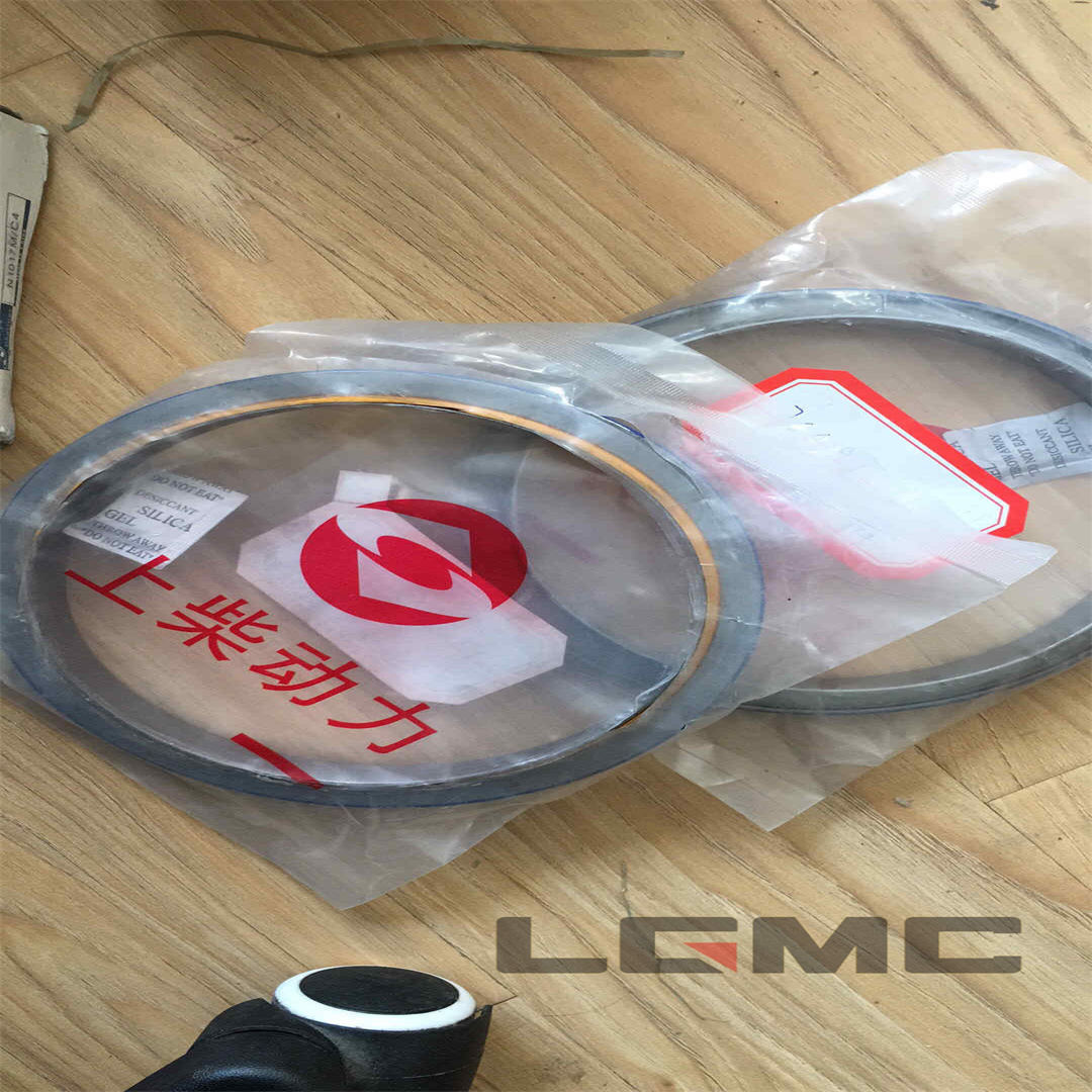 7C4297 Crankshaft rear oil seal