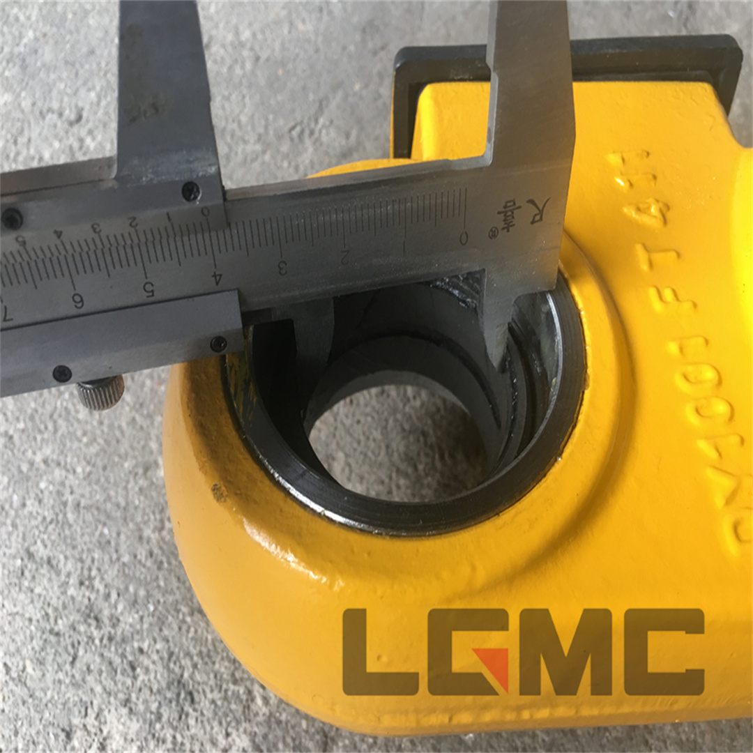 10C0360 Steering cylinder assembly (long)