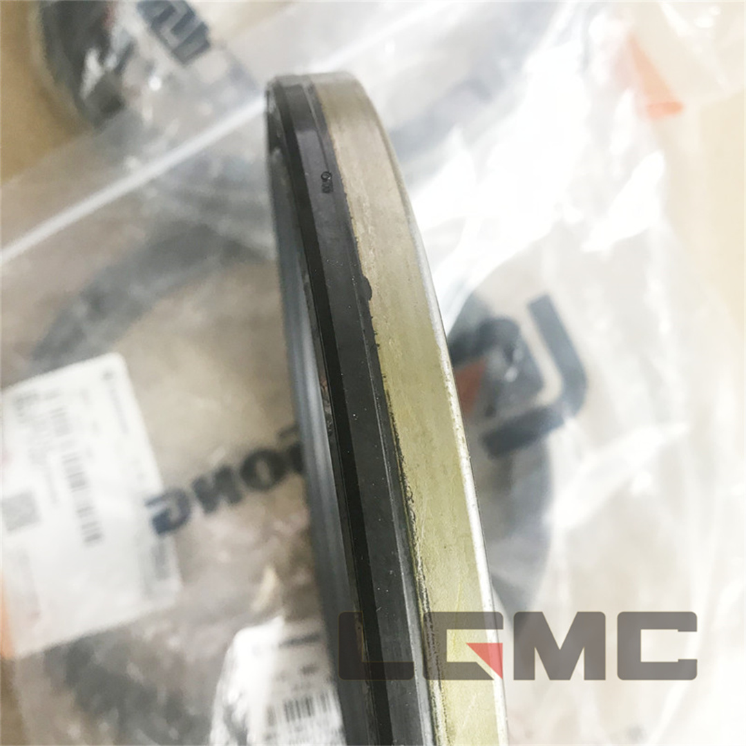 13B1153 Wheel oil seal