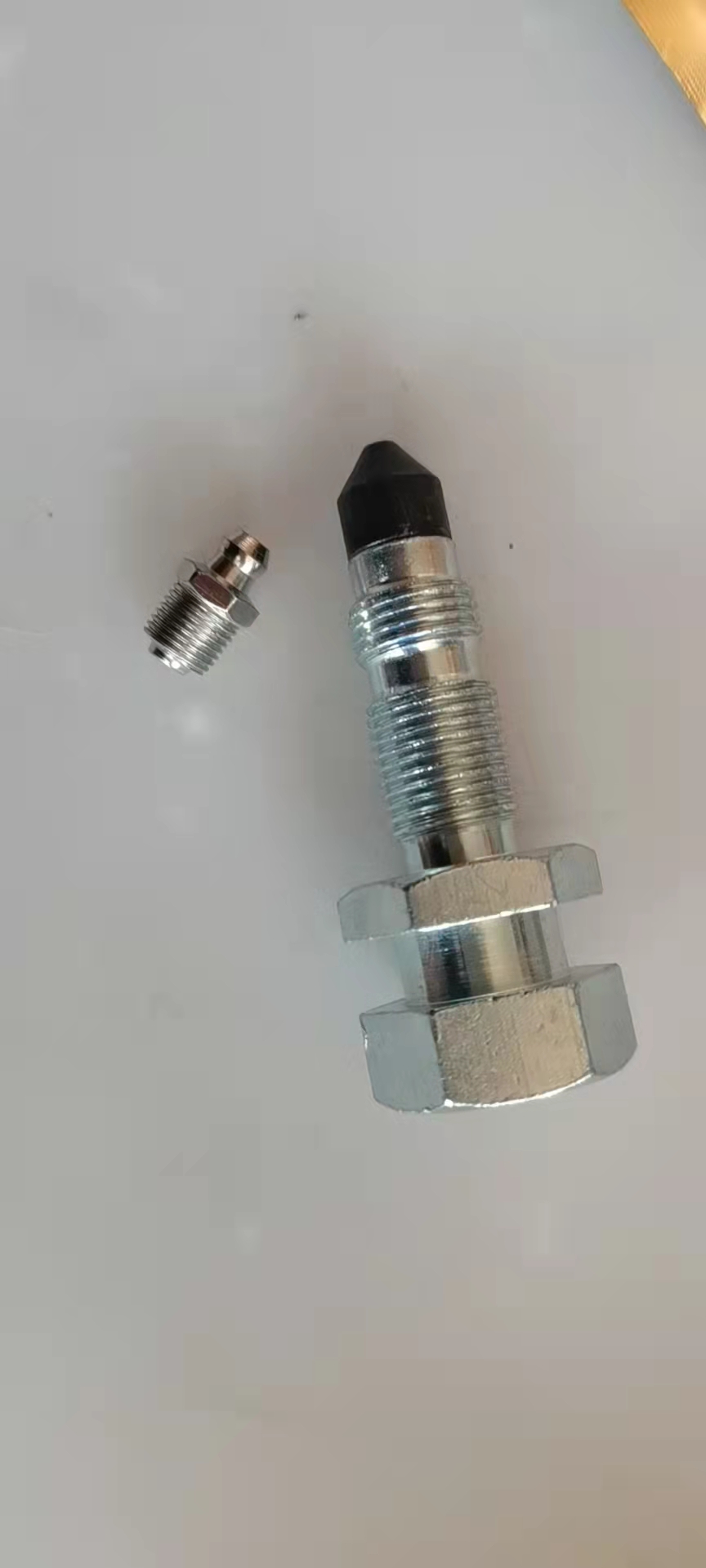 VOE14562315 grease nipple