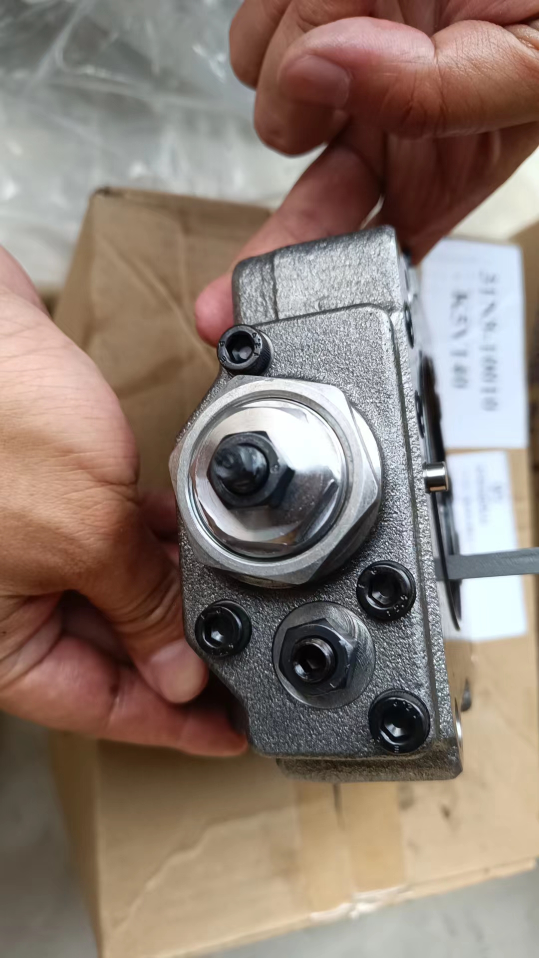 Liugong part 31N8-10010	Regulyator main pump