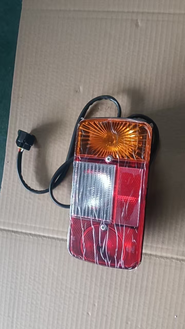 LIUGONG 32B0840 REAR COMBINATION LINGT