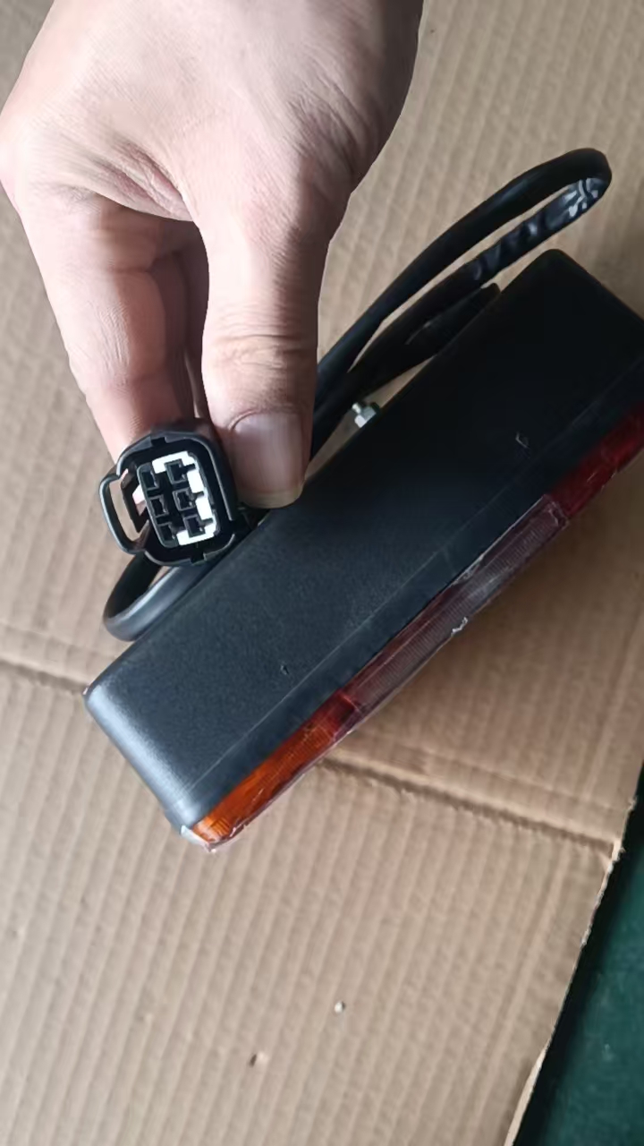 LIUGONG 32B0841REAR COMBINATION LINGT